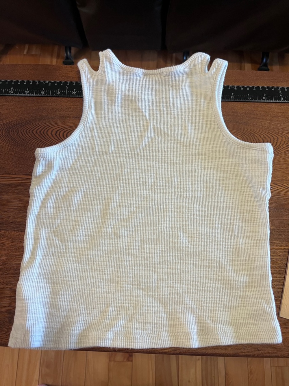 Old Navy Ribbed Cream Tank - Picture 4 of 5